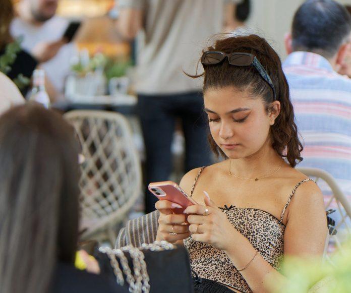 tv online pe telefon